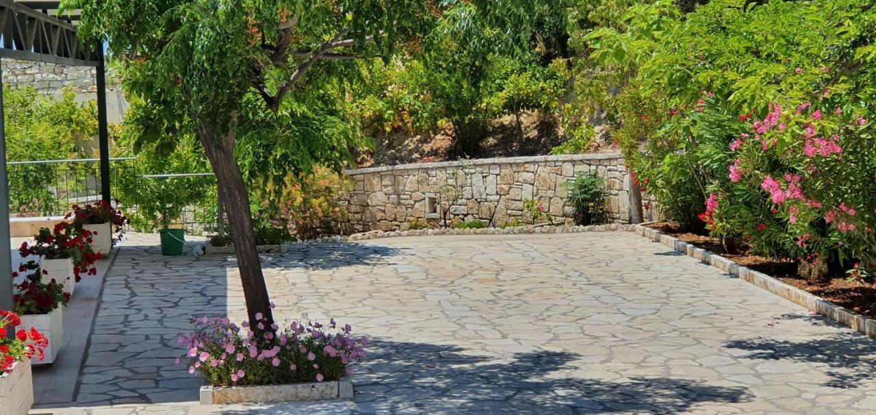 Sivota Apartments *