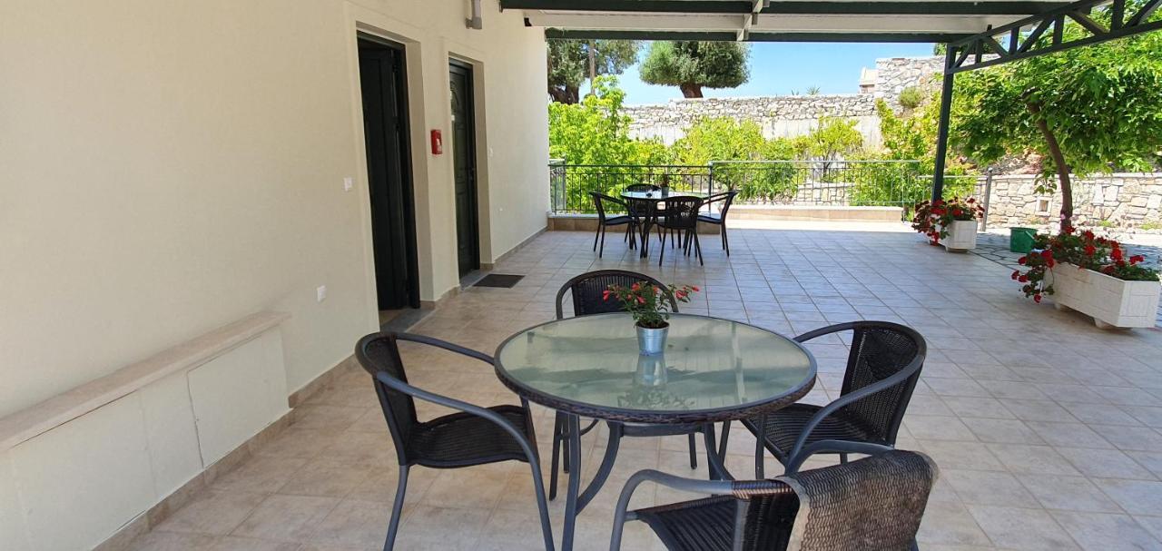 Sivota Apartments *